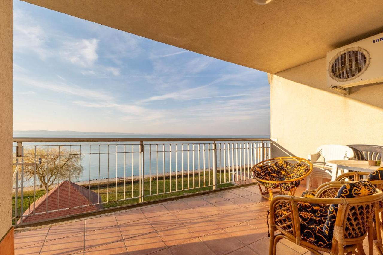 Kek Hullam Apartman By Bltn Appartement Siófok Buitenkant foto