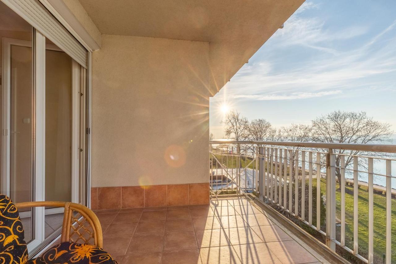 Kek Hullam Apartman By Bltn Appartement Siófok Buitenkant foto